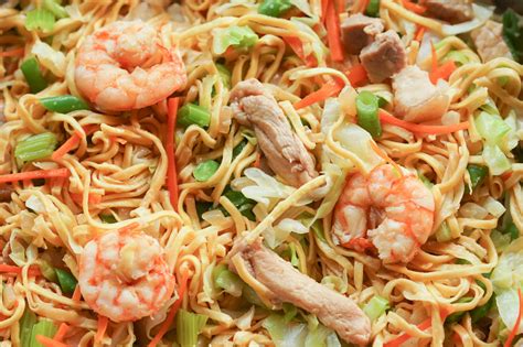 Pancit Canton Recipe (Filipino Stir-Fried Noodles) - Hungry Huy