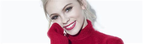 Download wallpaper smile, model, actress, white background, singer ...