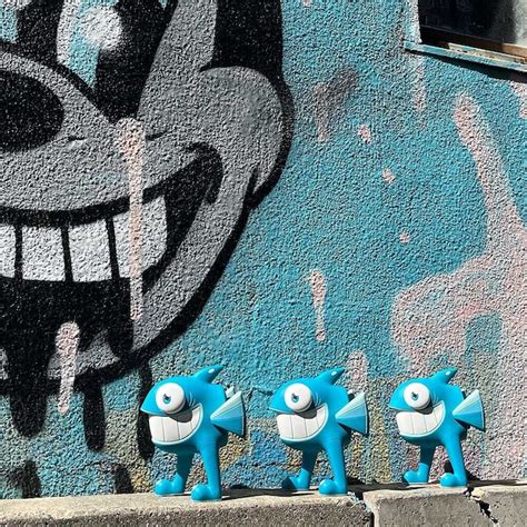 Walking Fish by PEZ | tomenosuke