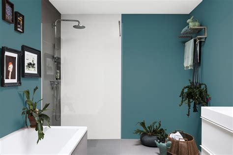 How to Create a Refreshing Green and White Bathroom Oasis | Dulux India