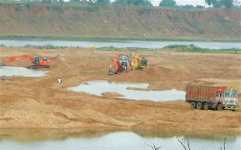 Uttar Pradesh: NGT summons Samajwadi Party, Congress leader in illegal ...
