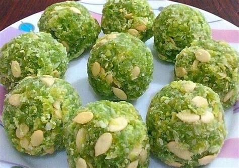 Kachche papite ke laddu (bina ghee aur mawa ke) Recipe by Manisha Jain ...