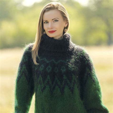 Black green sweater with Nordic pattern