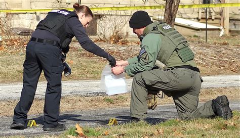 Rezultat imagine pentru Crime Lab Tech