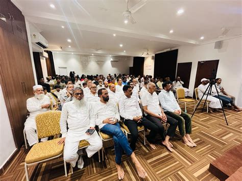 Mangaluru: HIF releases book titled 'Big B' to pay tribute to Late SM ...