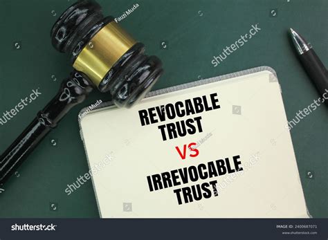 16 Revocable Vs Irrevocable Trusts lizenzfreie Bilder, Stockfotos und ...