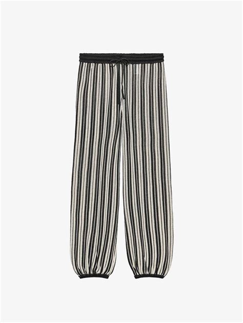 5 ways to wear balloon pants right now | Vogue India