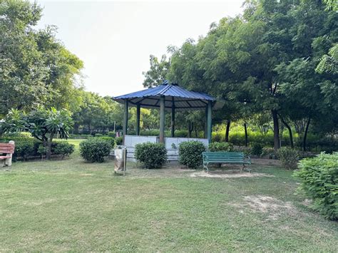 Apple iPhone 15 Pro Max Images Gallery, Phone Color, 360 View | MobileMaya