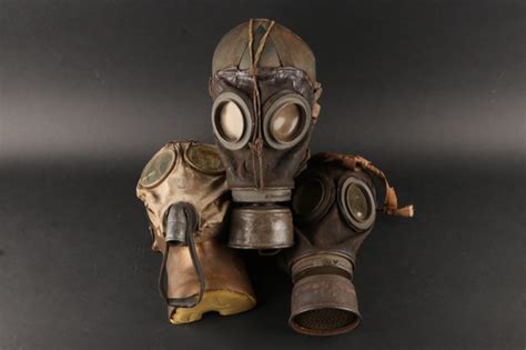 ratisbon's | 2x M1917 & 1x M1915 gas masks | DISCOVER GENUINE MILITARIA ...