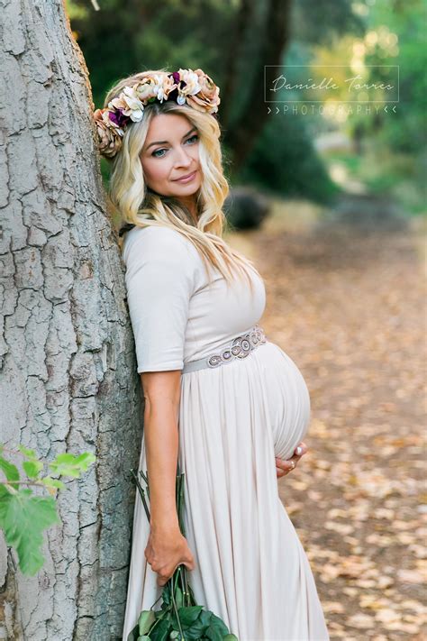 Maternity Photoshoot With Flowers at Elisa Champagne blog