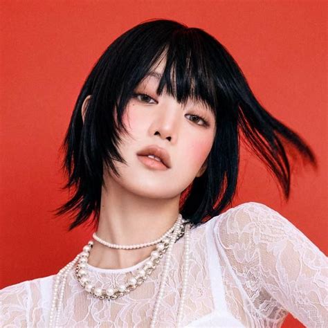 BLIND EYES RED: traduction française de MINNIE