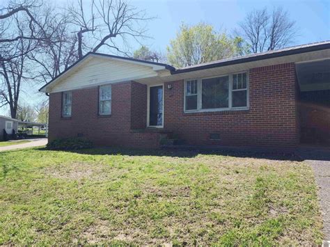 408 Hopkins Dr, Clinton, KY 42031 | Homes.com