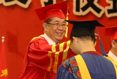 华侨大学隆重举行2017届毕业典礼暨学位授予仪式-华侨大学