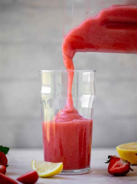 Frozen Strawberry Lemonade - 2 Ingredient Frozen Strawberry Lemonade