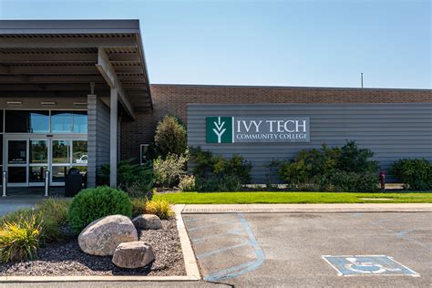Ivy Tech Warsaw celebrates 10 year anniversary of building dedication ...