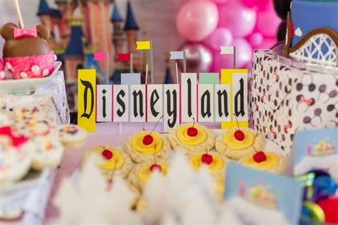 Disneyland Birthday Party - Made It. Ate It. Loved It. | Birthday party ...