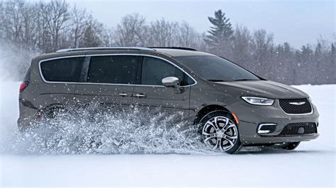 2024 Chrysler Pacifica Images: Interior and Exterior Gallery