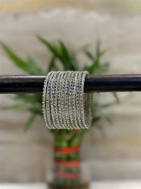 Nayantara Grey Bangles – Bangdi.in
