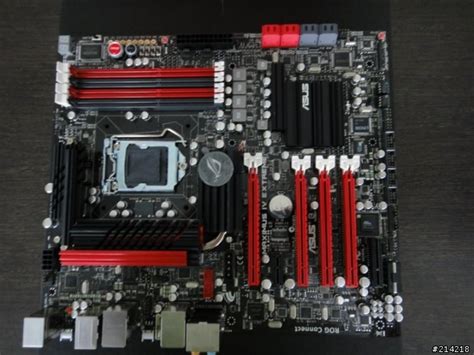 ASUS Republic Of Gamers Maximus IV Extreme firstlook - Mobile01