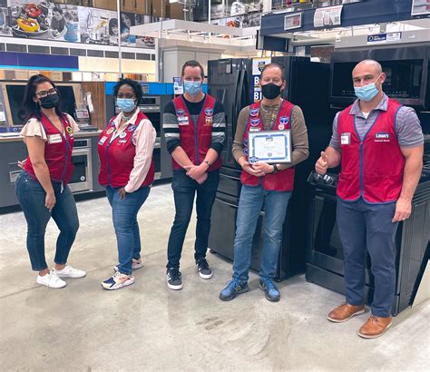 Lowes Employee Uniform