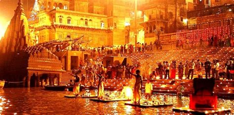 Ganga Aarti on Varanasi Ghats | Kashi Official Web Portal