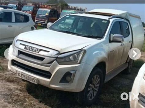Isuzu D-Max V-Cross 2019 camper 4x4 - Cars - 1826495008