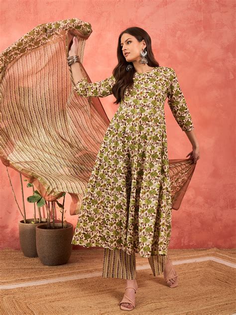 Women Off White & Green Floral Anarkali Kurta With Pencil Pants ...