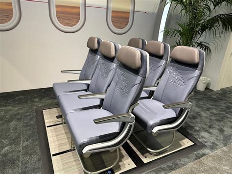 Economy Plane Seats 的图像结果