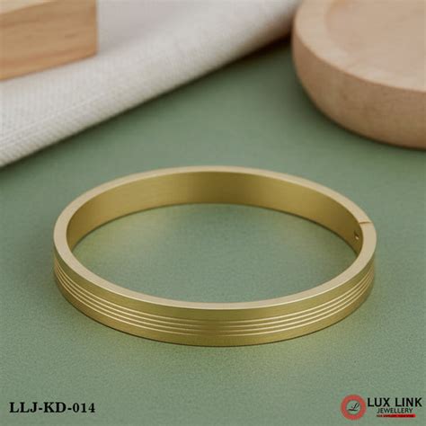 Finely Detailed Design Golden Kada For Men - KD - 014 – Lux Link Jewellery™
