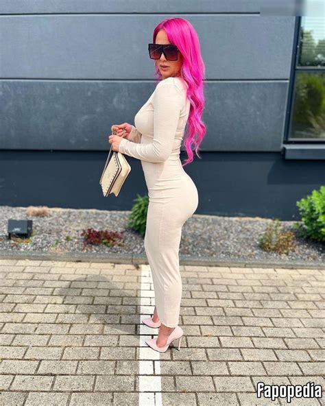 Anita Latifi Nude Leaks - Photo #5843886 - Fapopedia