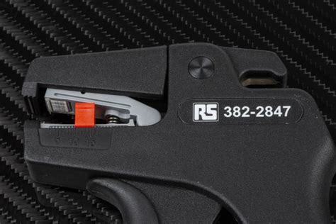 RS PRO | RS PRO RZR Series Flat, Round PVC Insulated Wire Stripper, 0. ...