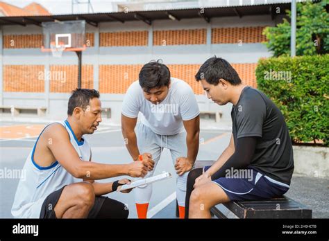 Basketball Coach 的图像结果