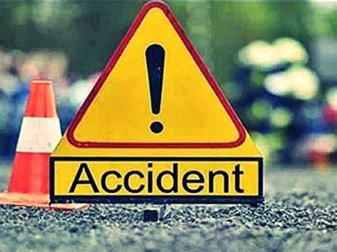 Student injured after falling from school rickshaw in Karamsad, police ...