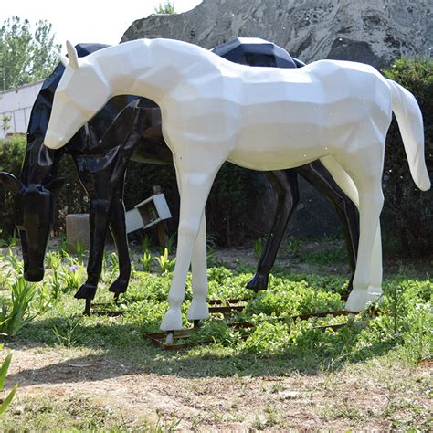 玻璃钢彩绘马雕塑，玻璃钢动物雕塑 - 卓景雕塑公司