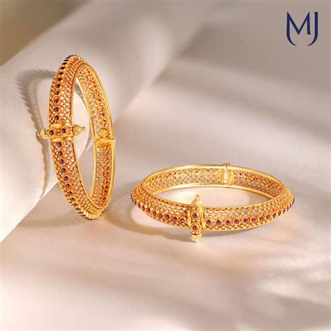 Buy Gold Bangles Online India with Latest Designs - Manubhai Jewellers
