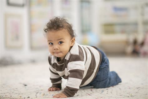 FDNA™ When Do Babies Start Crawling? A Parent’s Guide