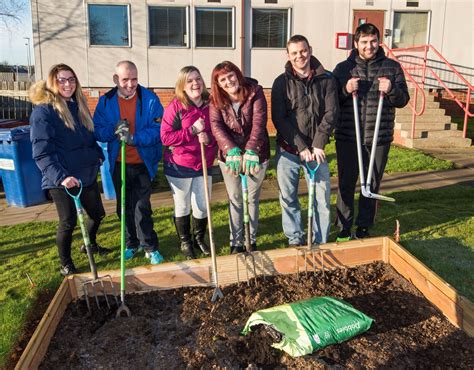 Friendly Local People 的图像结果