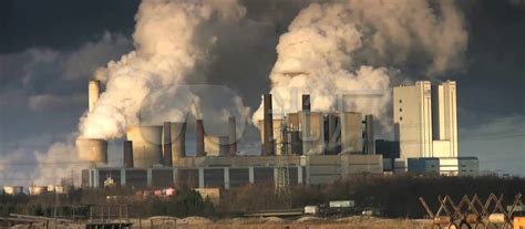 燃煤电厂排放高清摄影大图-千库网
