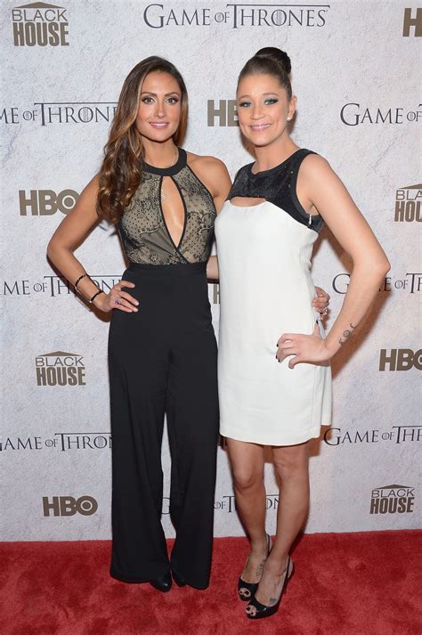 Kristen Renton Net Worth - Wiki, Age, Weight and Height, Relationships, Family, and More - Luxlux