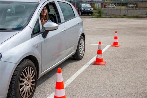 Parallel Parking with Cones Tutorial 的图像结果