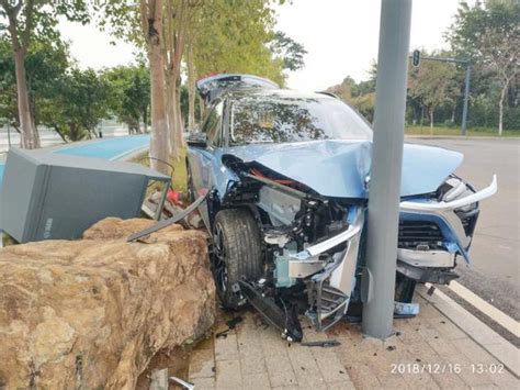 蔚来首款量产车交付前出事故，此前内部10台车撞了2台_搜狐汽车_搜狐网