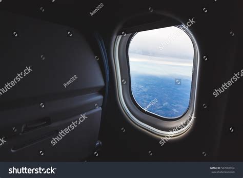 Travel Plane Window 的图像结果