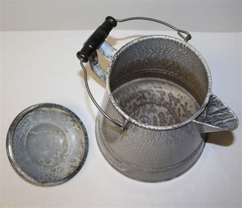 Bargain John's Antiques | Antique Large Gray Graniteware Cowboy Coffee ...