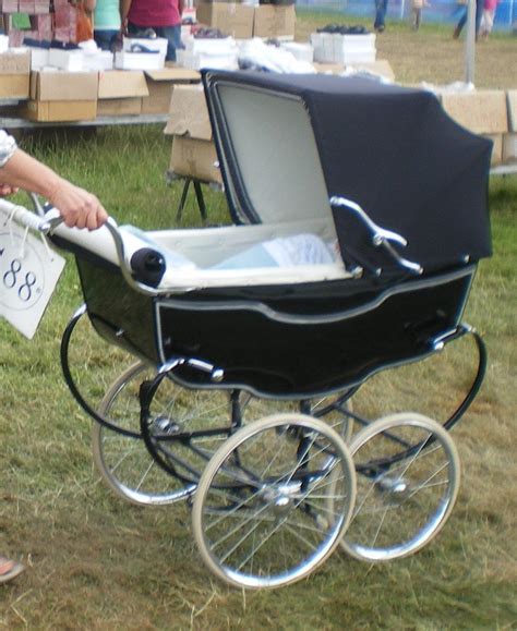 VINTAGE 1947 SILVERCROSS SHERATON COACHBUILT PRAM | Baby strollers ...
