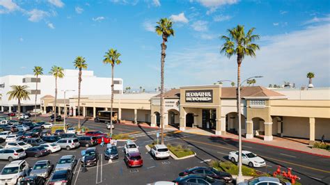 Stoneridge Shopping Center - Outlet shopping from Outletspots.com