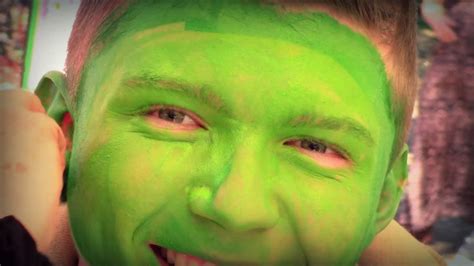 Rezultat imagine pentru Shrek Makeup Tutorial