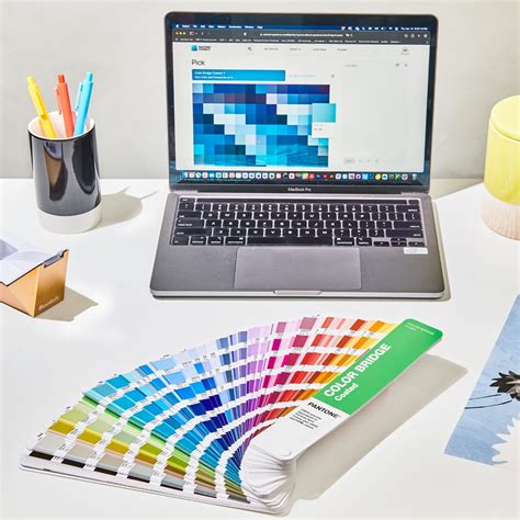 Trend books + Publications – PANTONE