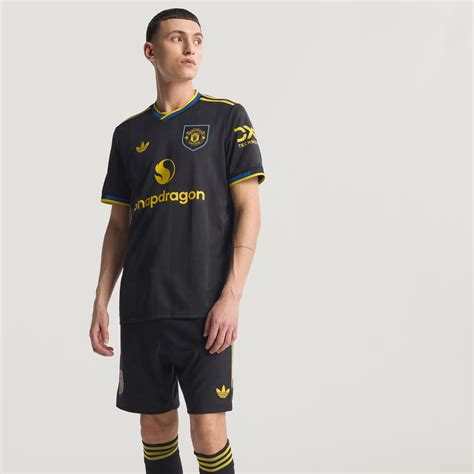 Manchester United 25/26 Third Jersey with Shorts – The Jersey Studio