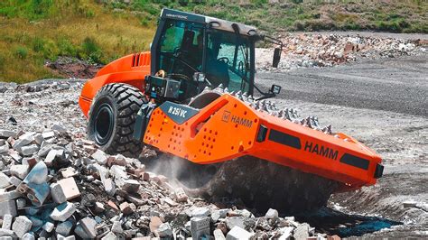 H 25i VC compacting at the Steinmühle landfill site | Magazine | HAMM
