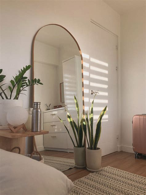 Minimalist boho room | Mirror bedroom decor, Floor mirror decor ...